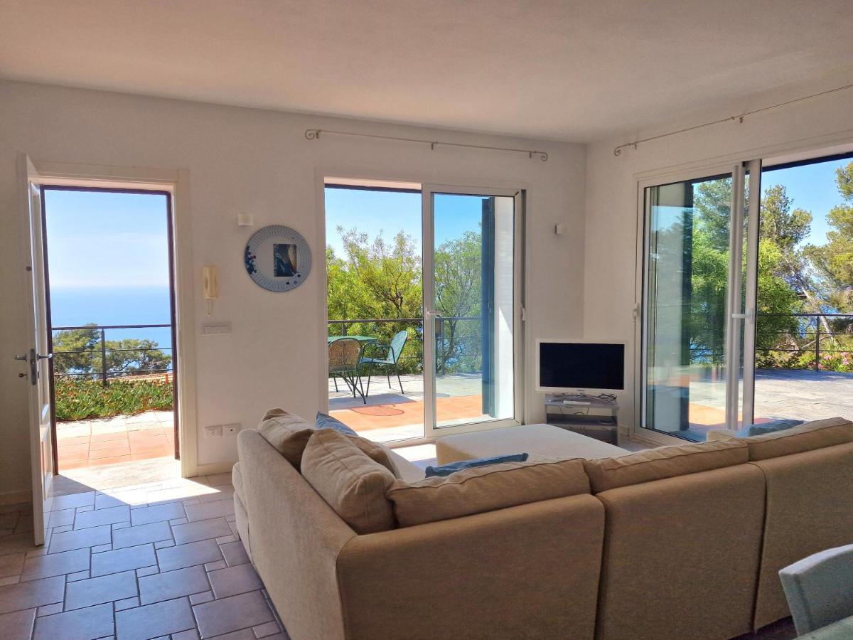 Appartamento In Villa Mimosa チェルヴォ エクステリア 写真